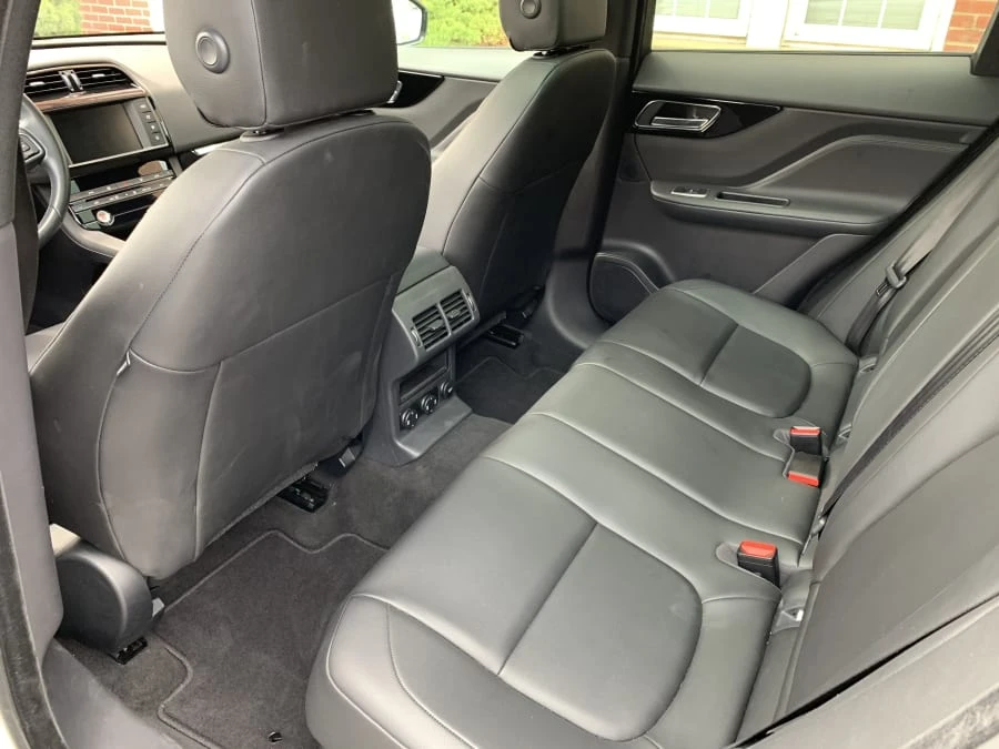 2017 Jaguar F-Pace - Image 5 of 9