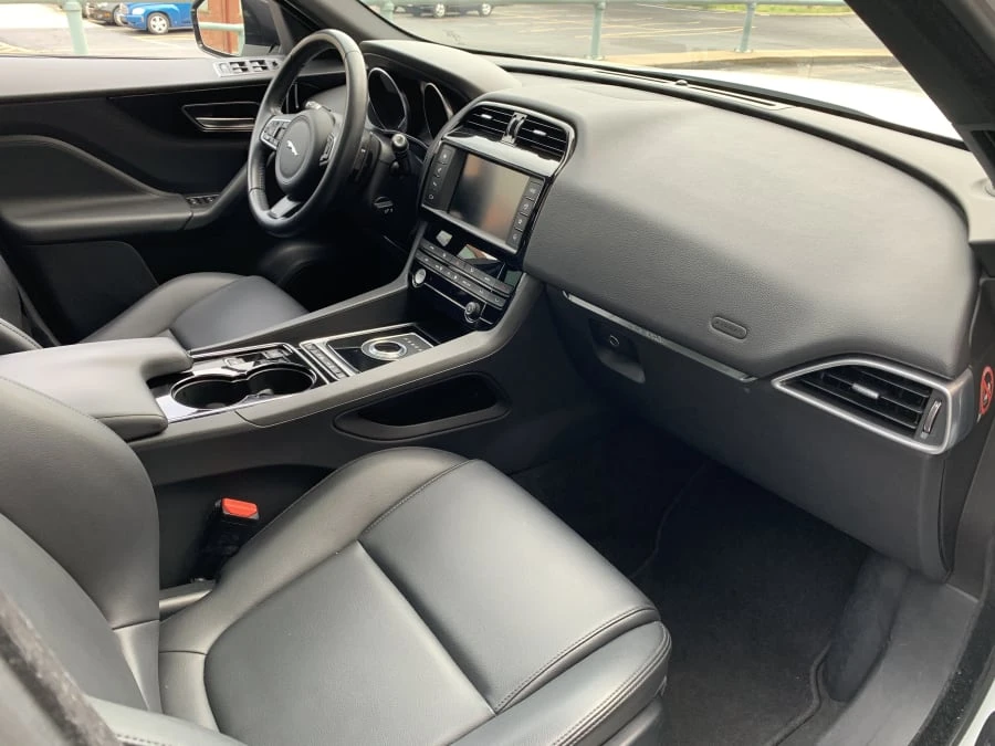 2017 Jaguar F-Pace - Image 6 of 9