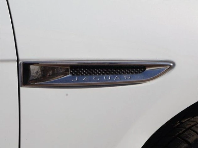 2017 Jaguar F-Pace - Image 9 of 20