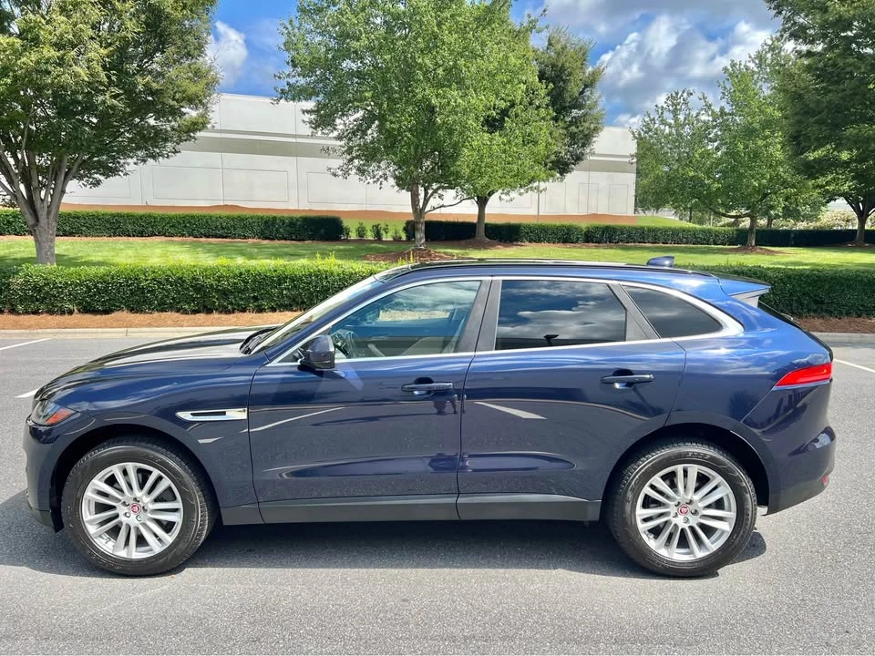 2017 Jaguar F-Pace - Image 2 of 17
