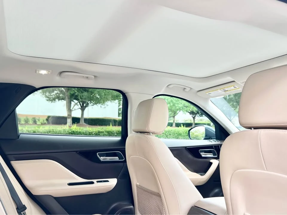 2017 Jaguar F-Pace - Image 16 of 17