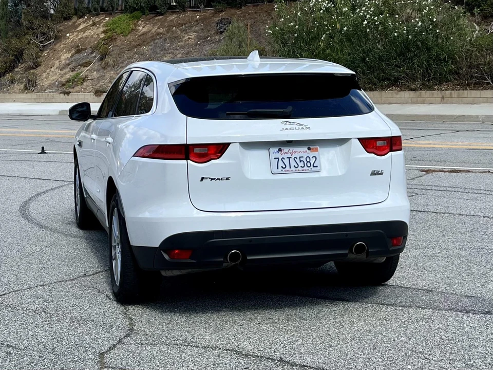 2017 Jaguar F-Pace - Image 9 of 12