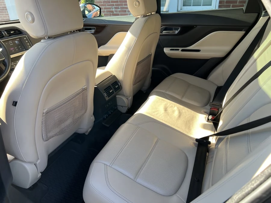 2017 Jaguar F-Pace - Image 5 of 9
