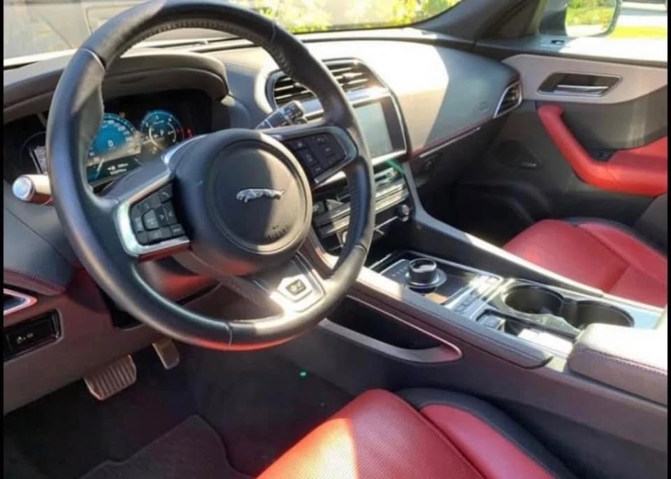 2017 Jaguar F-Pace - Image 5 of 6