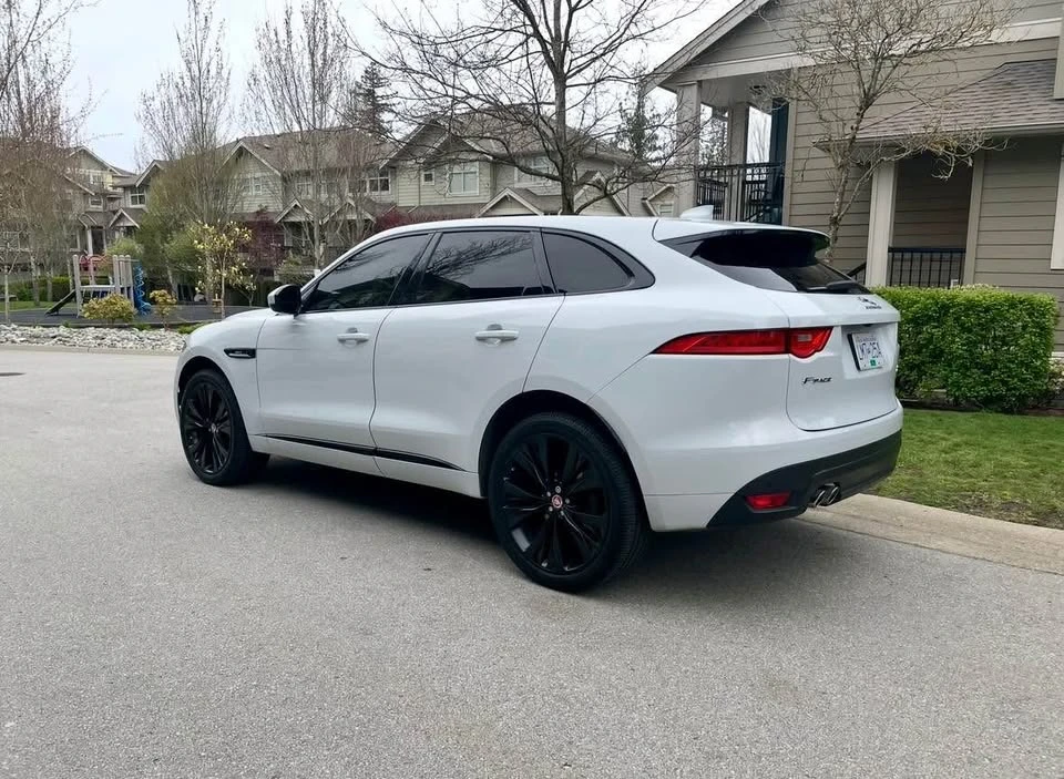 2017 Jaguar F-Pace - Image 2 of 6