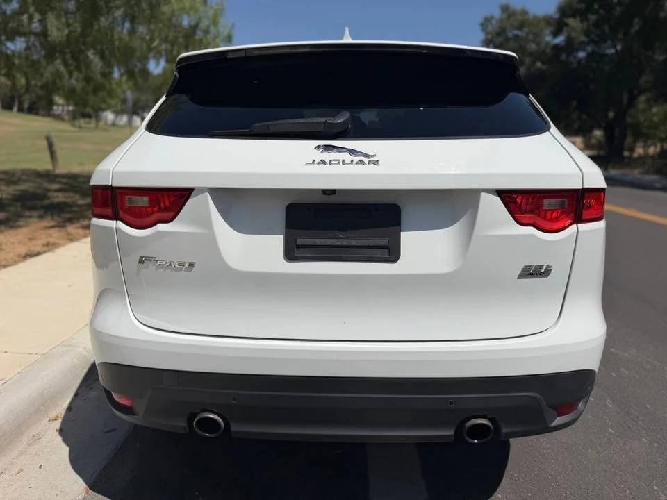 2017 Jaguar F-Pace - Image 3 of 17