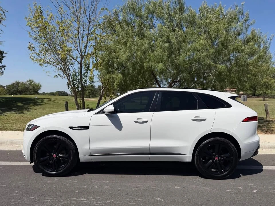 2017 Jaguar F-Pace - Image 2 of 17