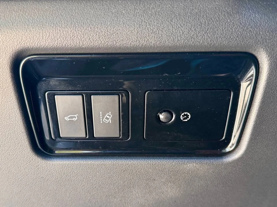 2017 Jaguar F-Pace - Image 15 of 17