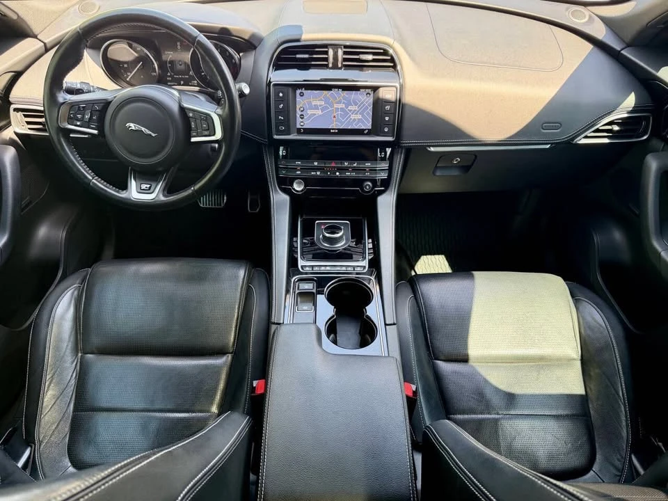 2017 Jaguar F-Pace - Image 6 of 17