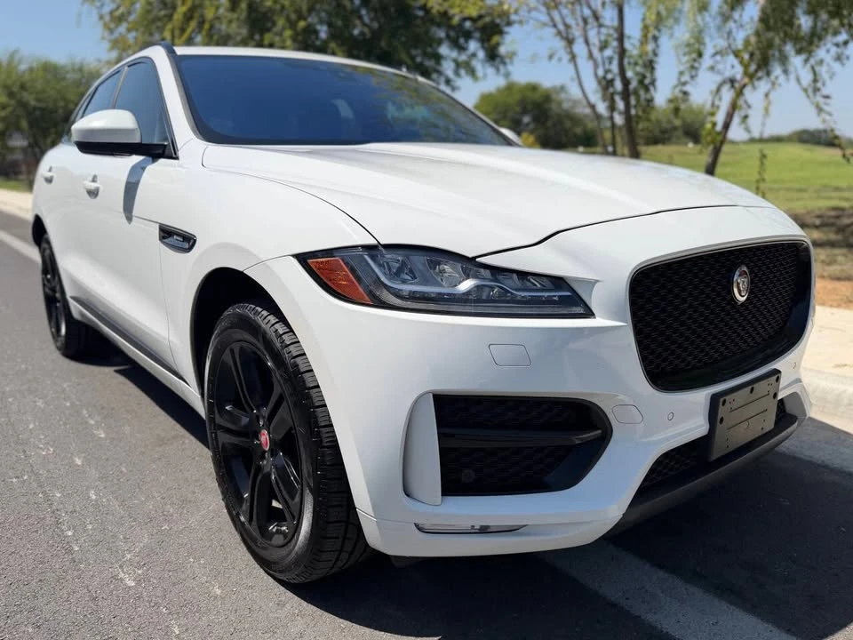 2017 Jaguar F-Pace - Image 5 of 17