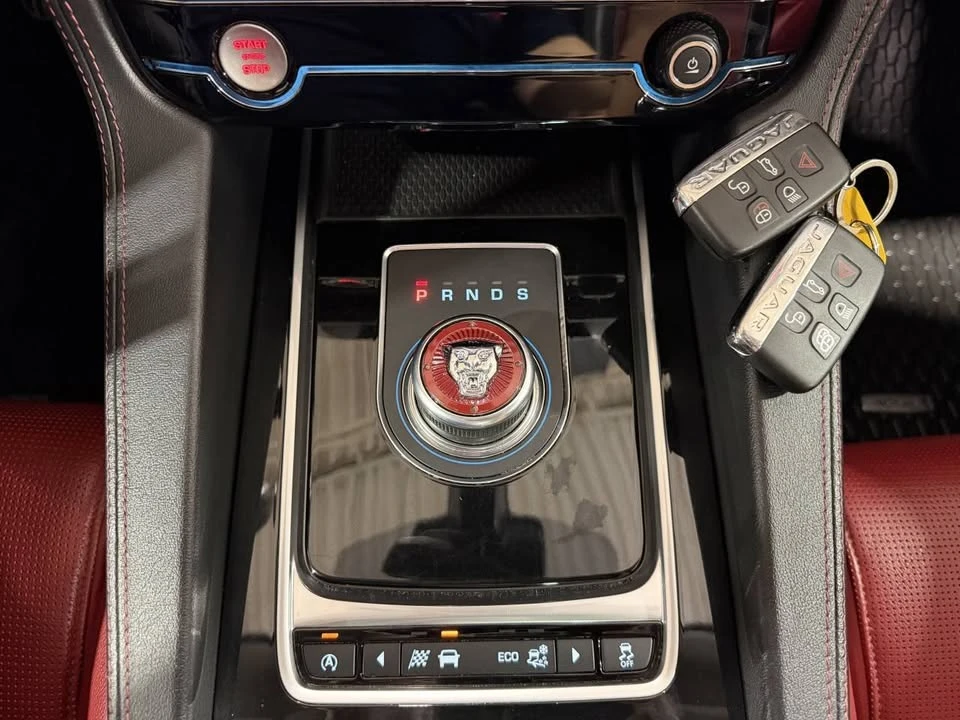 2017 Jaguar F-Pace - Image 13 of 20