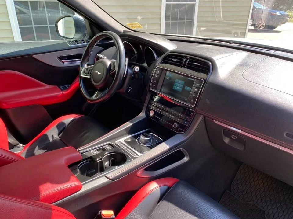 2017 Jaguar F-Pace - Image 5 of 5