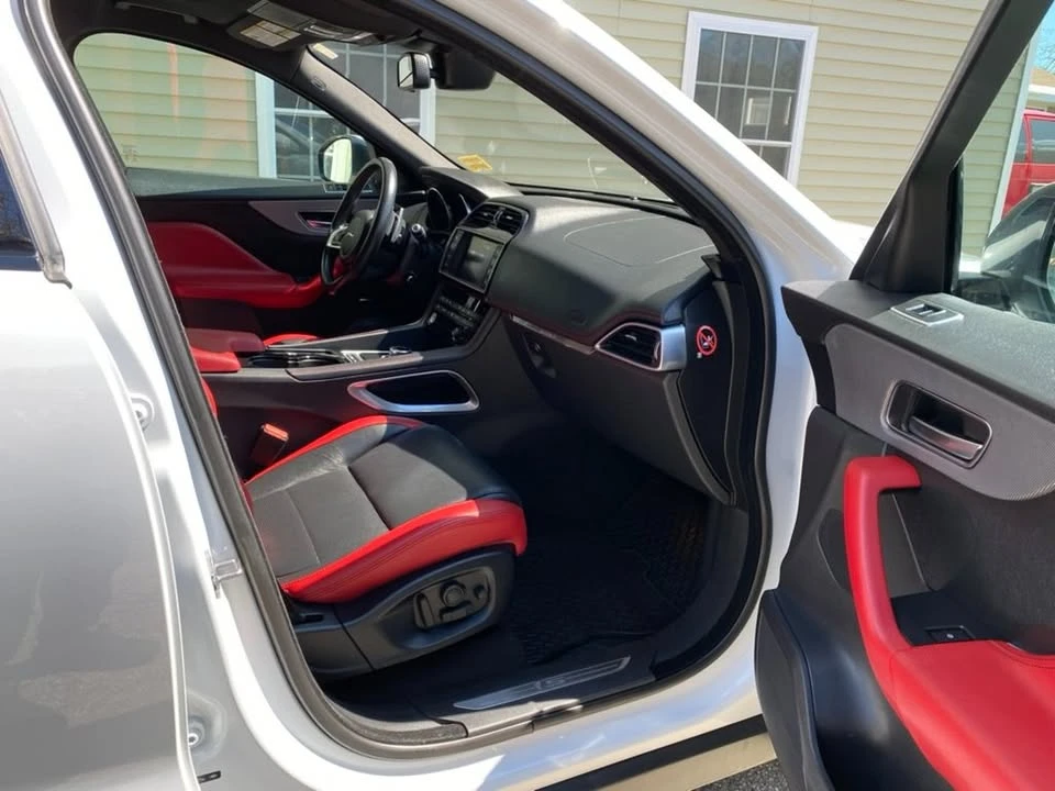 2017 Jaguar F-Pace - Image 3 of 5