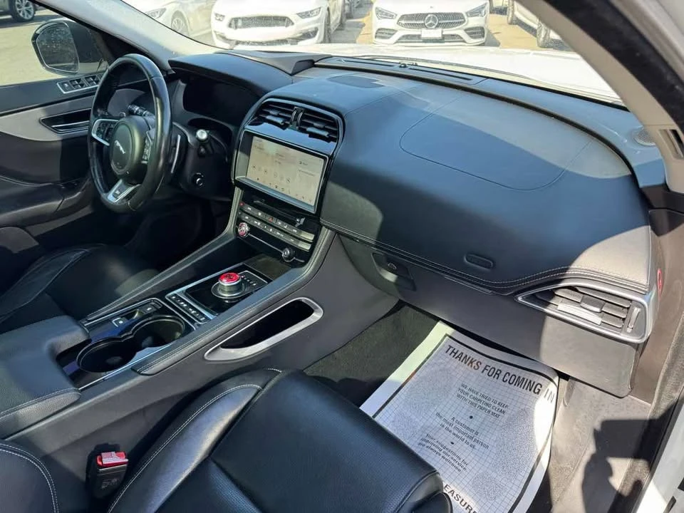 2017 Jaguar F-Pace - Image 14 of 20