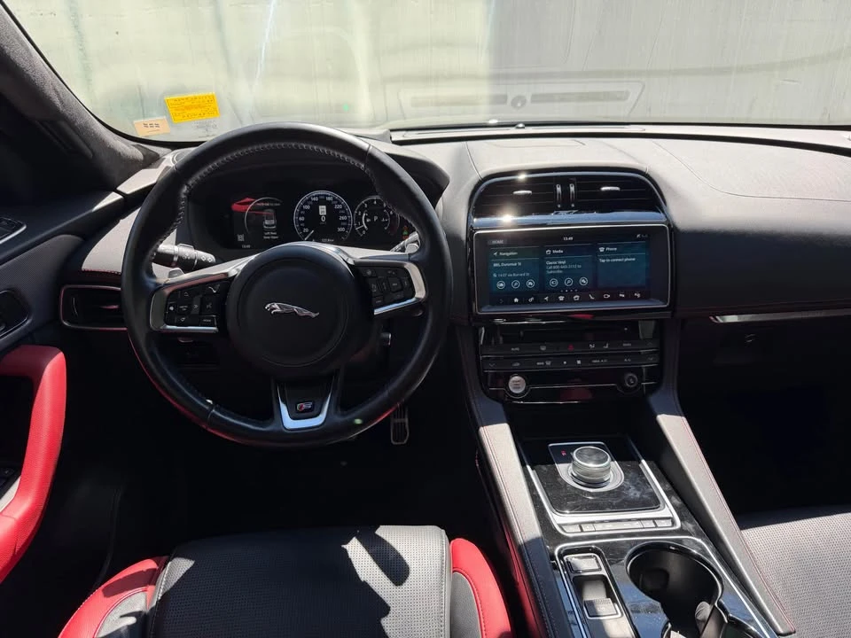 2017 Jaguar F-Pace - Image 11 of 18