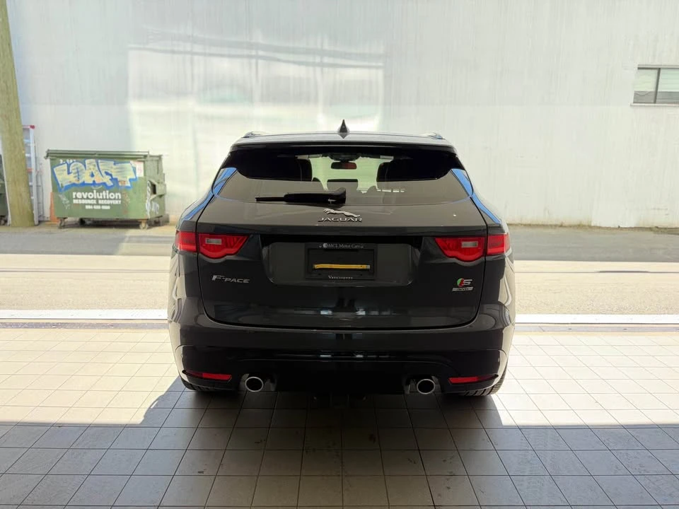 2017 Jaguar F-Pace - Image 5 of 18