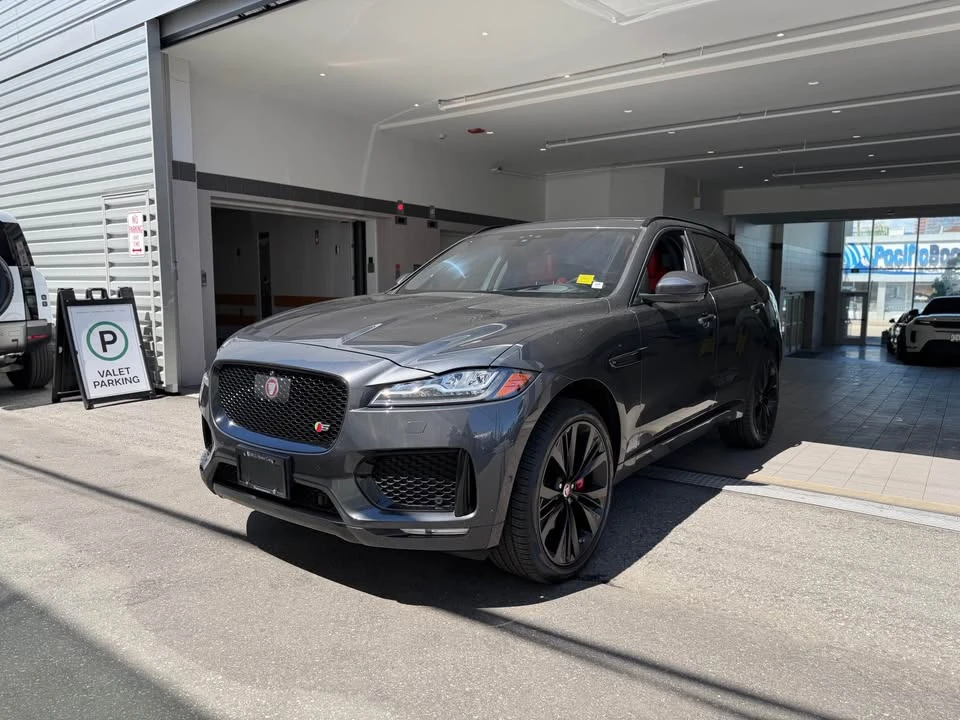 2017 Jaguar F-Pace - Image 2 of 18