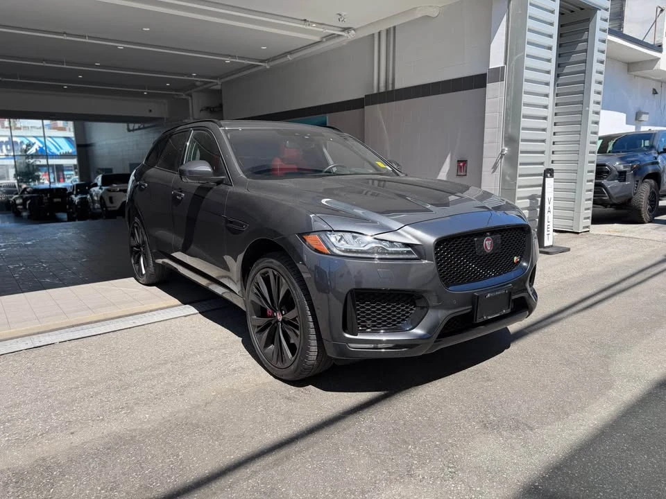 2017 Jaguar F-Pace - Image 8 of 18