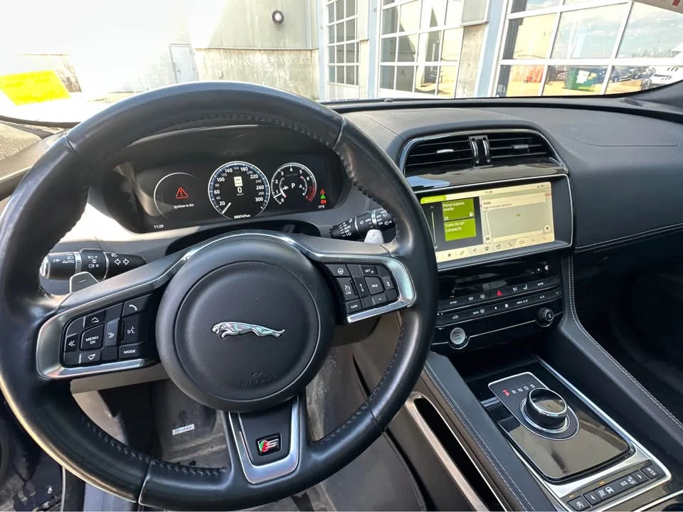 2017 Jaguar F-Pace - Image 14 of 18