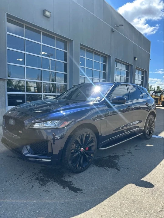 2017 Jaguar F-Pace - Image 2 of 18