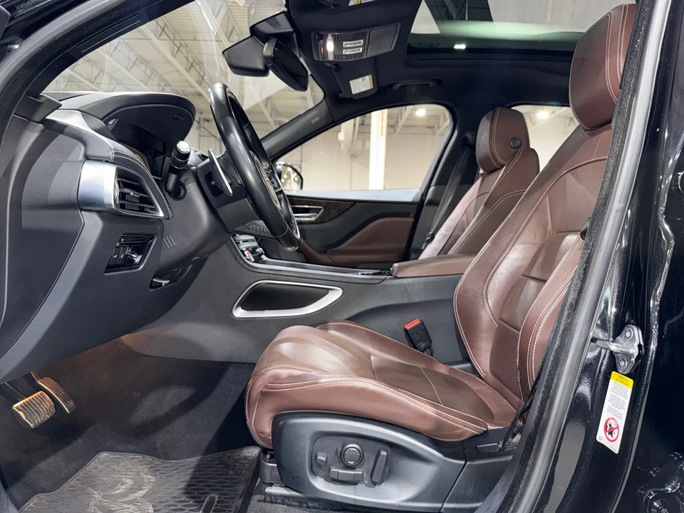 2017 Jaguar F-Pace - Image 11 of 12