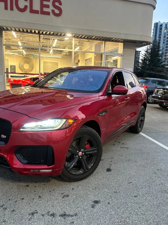 2017 Jaguar F-Pace - Image 2 of 12
