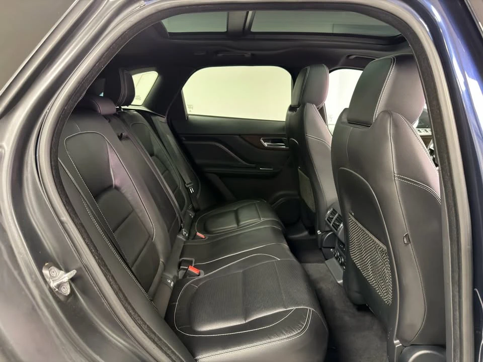 2017 Jaguar F-Pace - Image 16 of 19