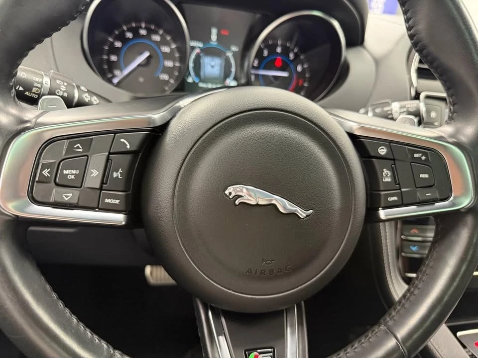 2017 Jaguar F-Pace - Image 18 of 20