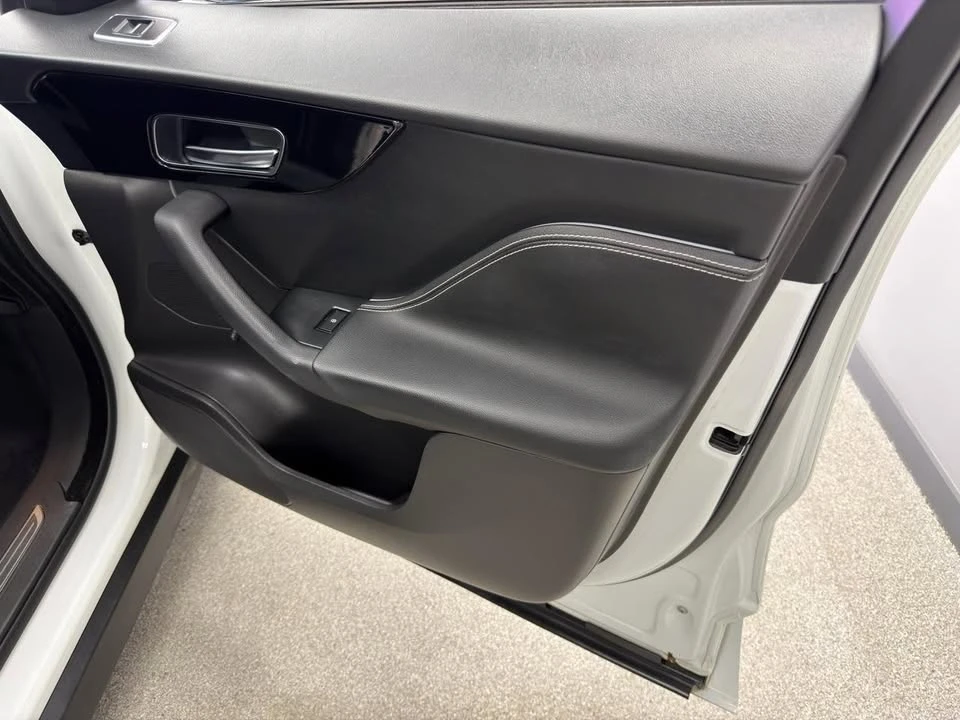 2017 Jaguar F-Pace - Image 13 of 20