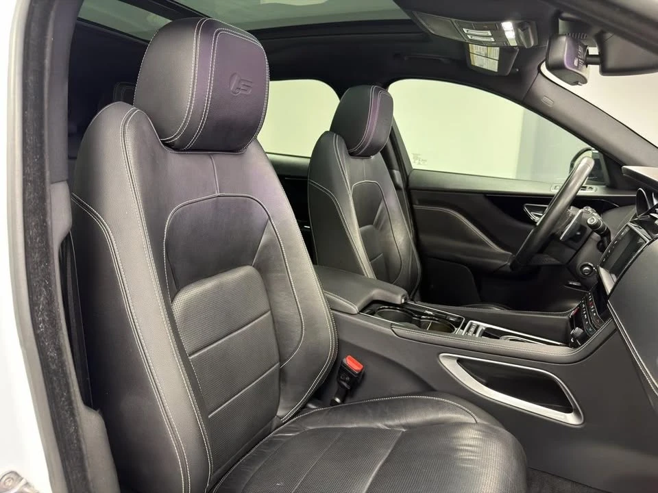 2017 Jaguar F-Pace - Image 12 of 20