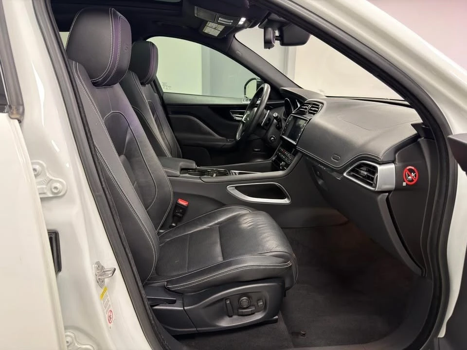 2017 Jaguar F-Pace - Image 10 of 20