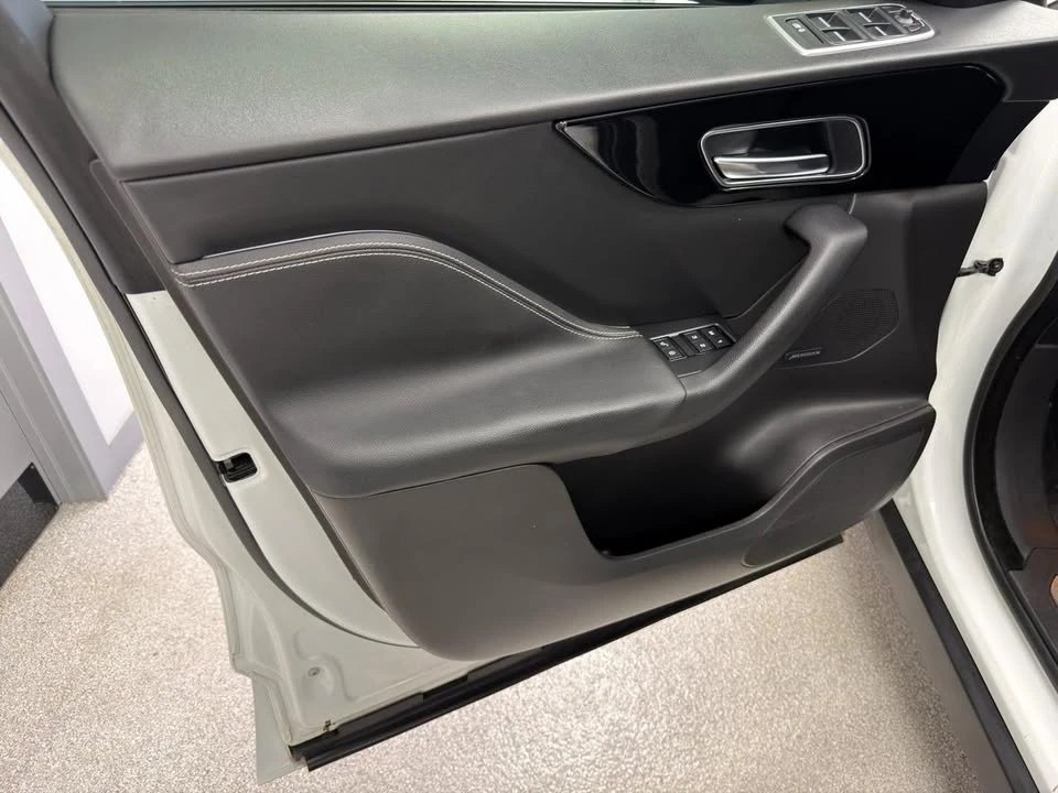 2017 Jaguar F-Pace - Image 14 of 20