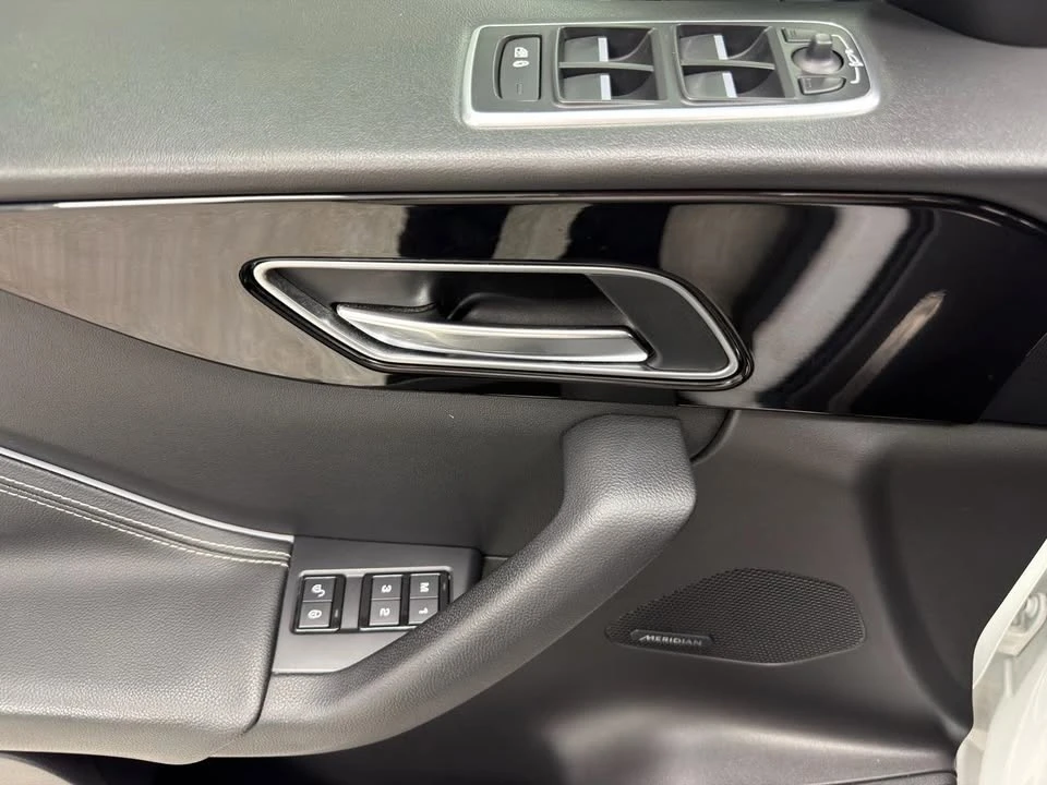 2017 Jaguar F-Pace - Image 15 of 20