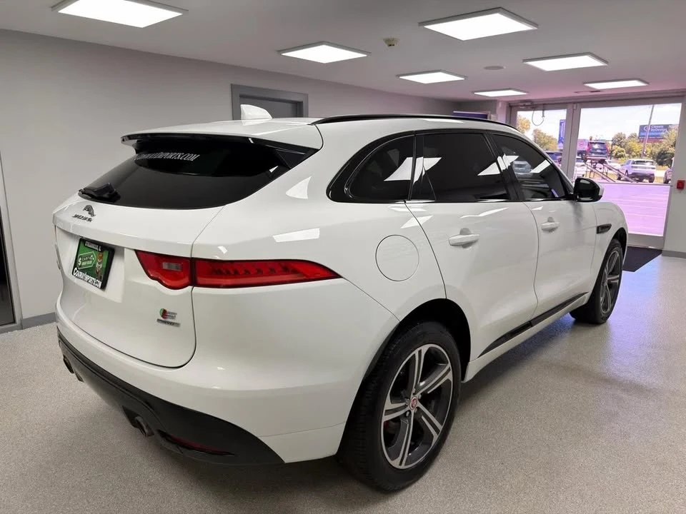 2017 Jaguar F-Pace - Image 3 of 20