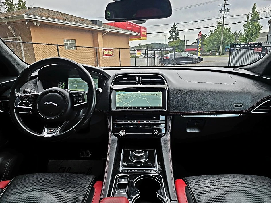 2017 Jaguar F-Pace - Image 6 of 7
