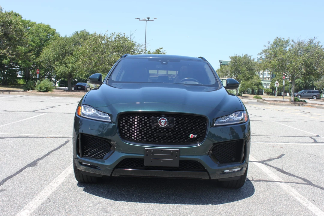 2017 Jaguar F-Pace - Image 4 of 31