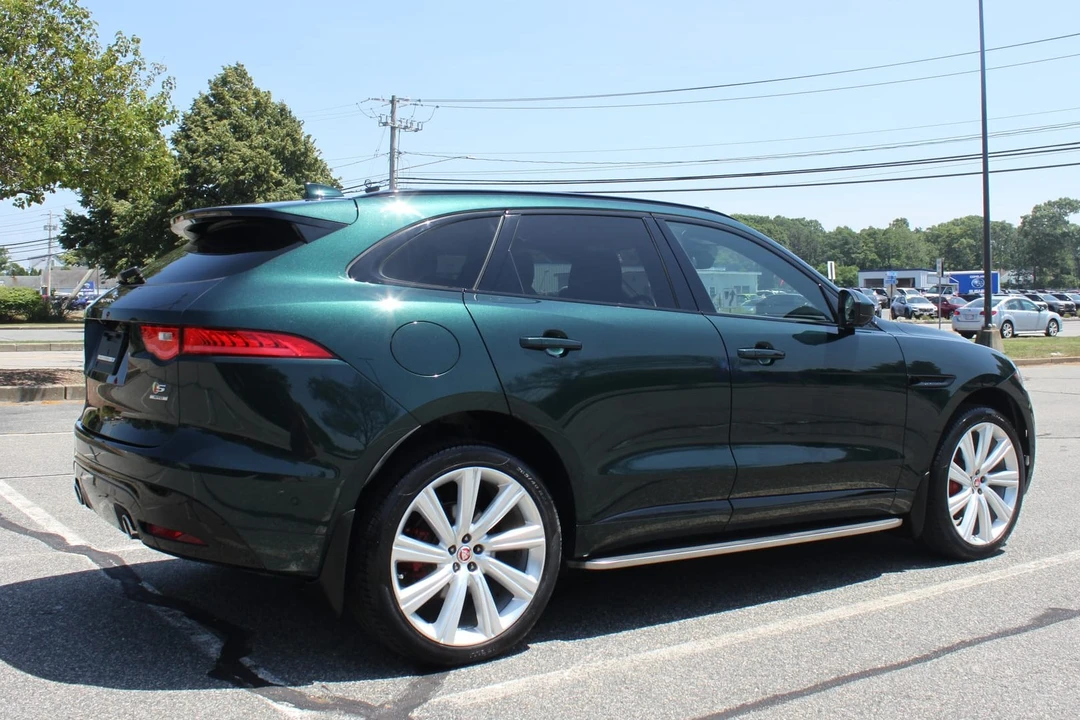 2017 Jaguar F-Pace - Image 10 of 31