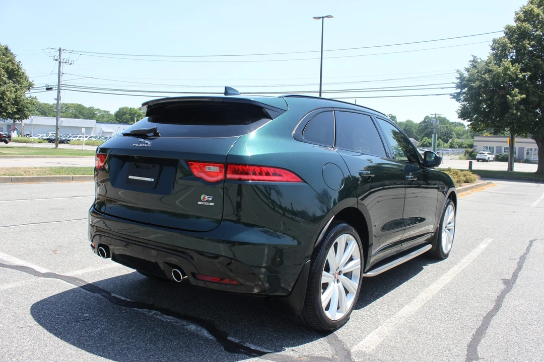 2017 Jaguar F-Pace - Image 11 of 31