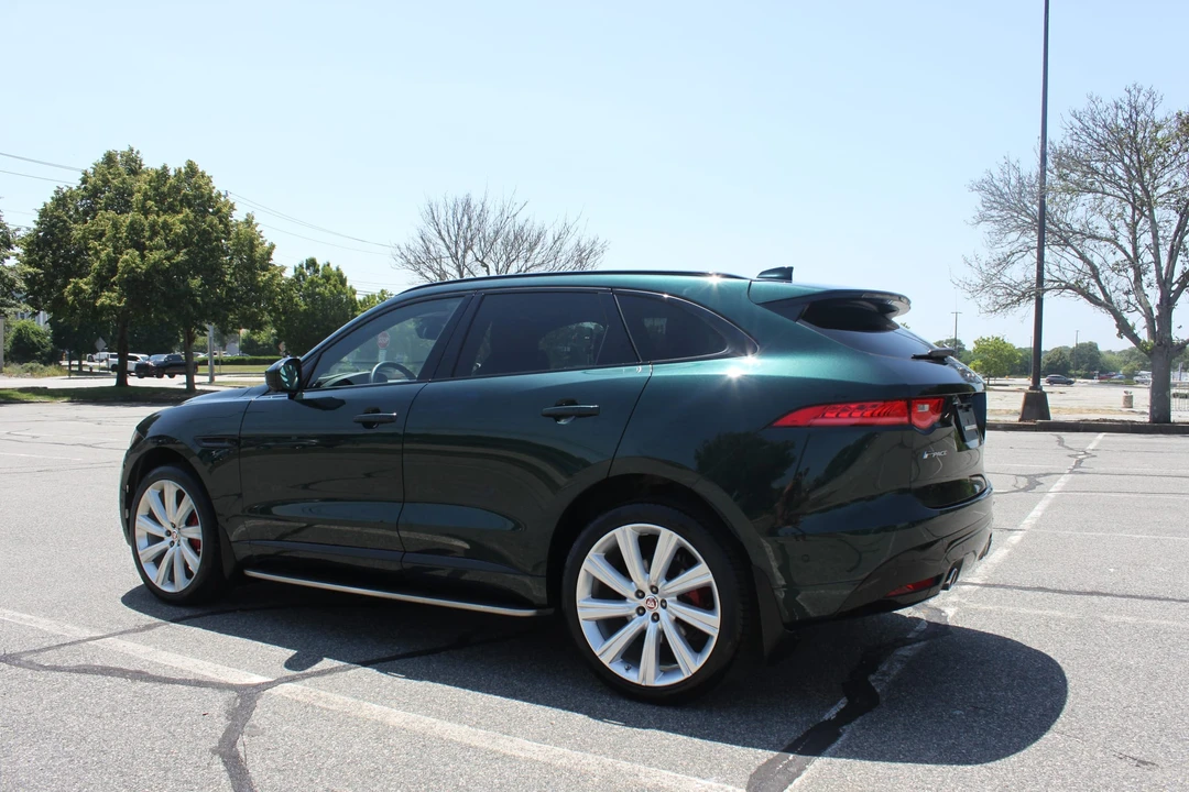 2017 Jaguar F-Pace - Image 15 of 31