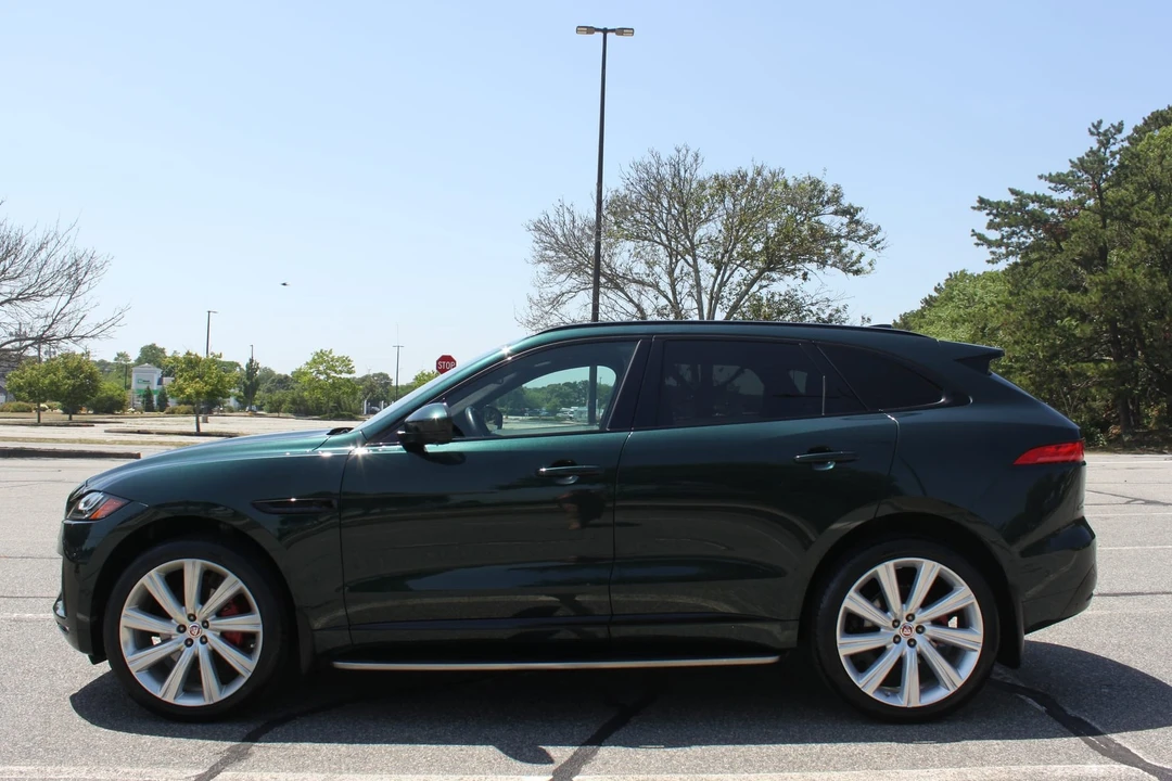 2017 Jaguar F-Pace - Image 17 of 31
