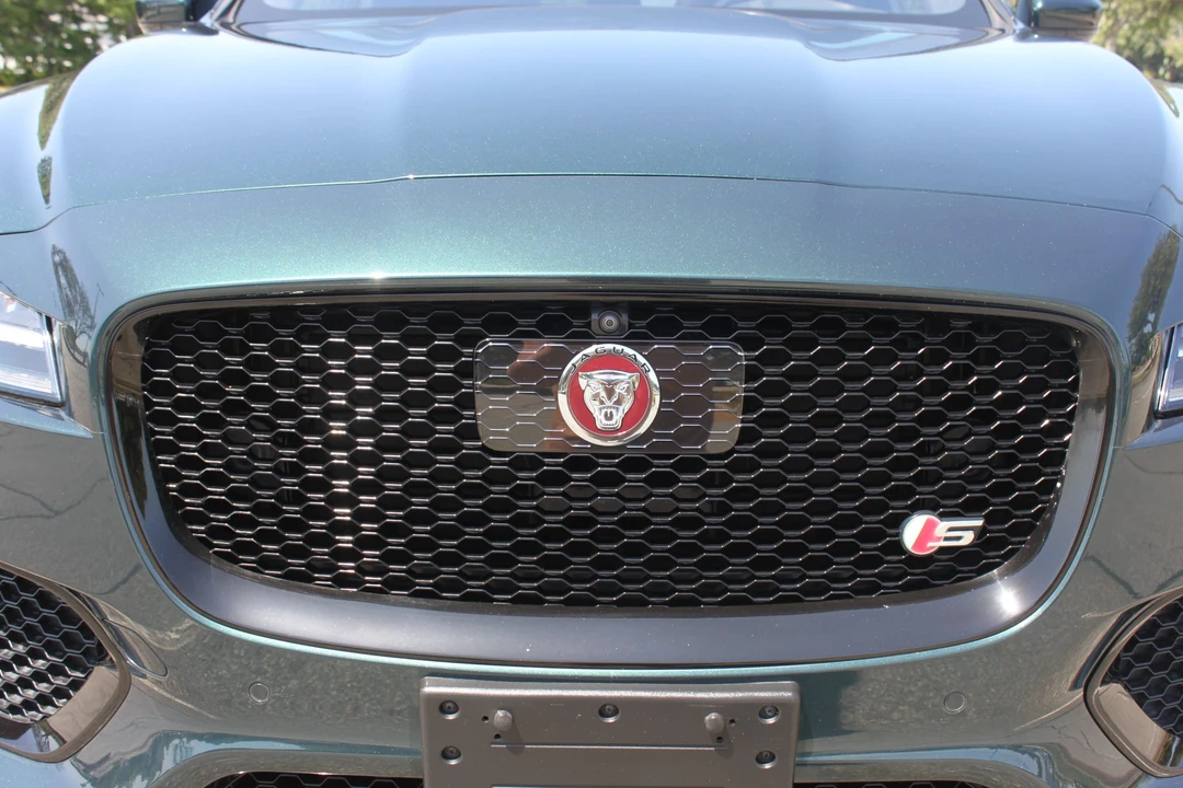 2017 Jaguar F-Pace - Image 29 of 31