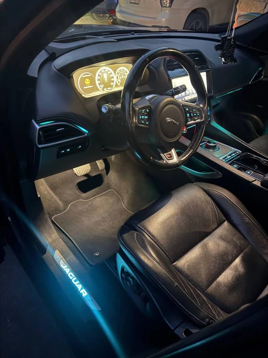 2017 Jaguar F-Pace - Image 13 of 18