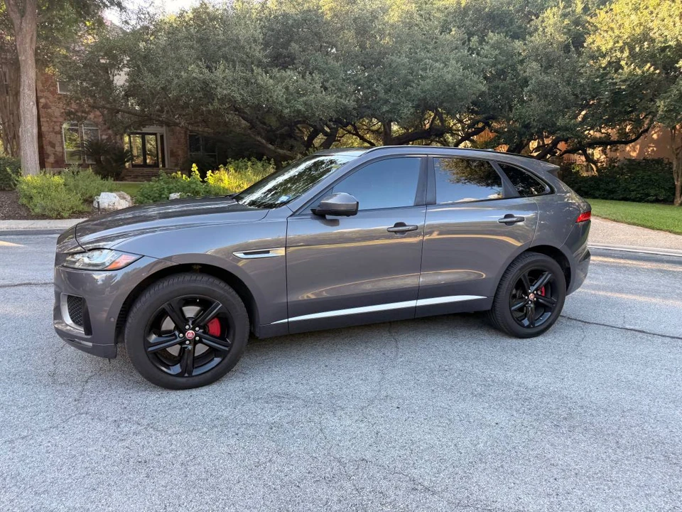 2017 Jaguar F-Pace - Image 11 of 18