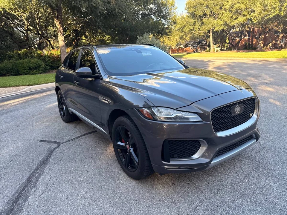 2017 Jaguar F-Pace - Image 8 of 18
