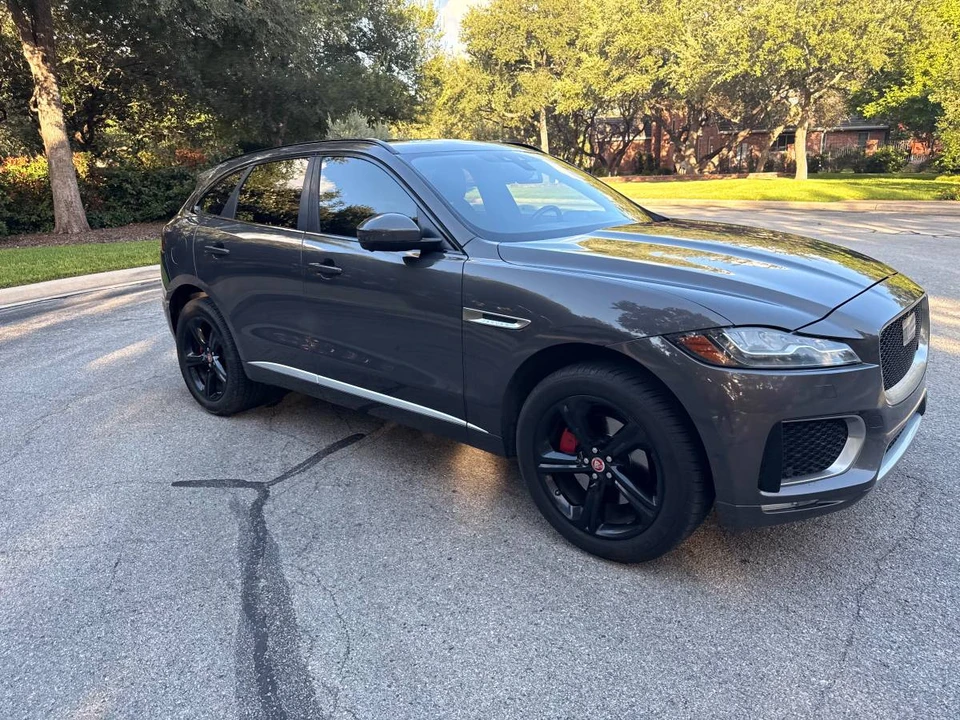 2017 Jaguar F-Pace - Image 7 of 18