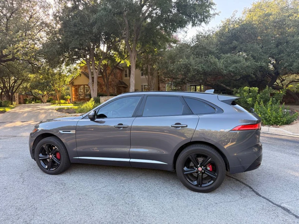 2017 Jaguar F-Pace - Image 2 of 23