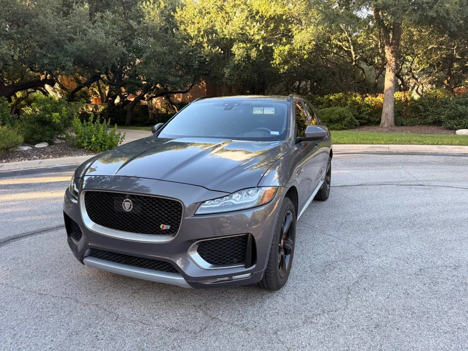 2017 Jaguar F-Pace - Image 4 of 23