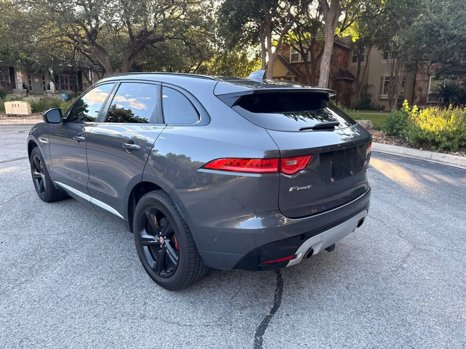 2017 Jaguar F-Pace - Image 14 of 23