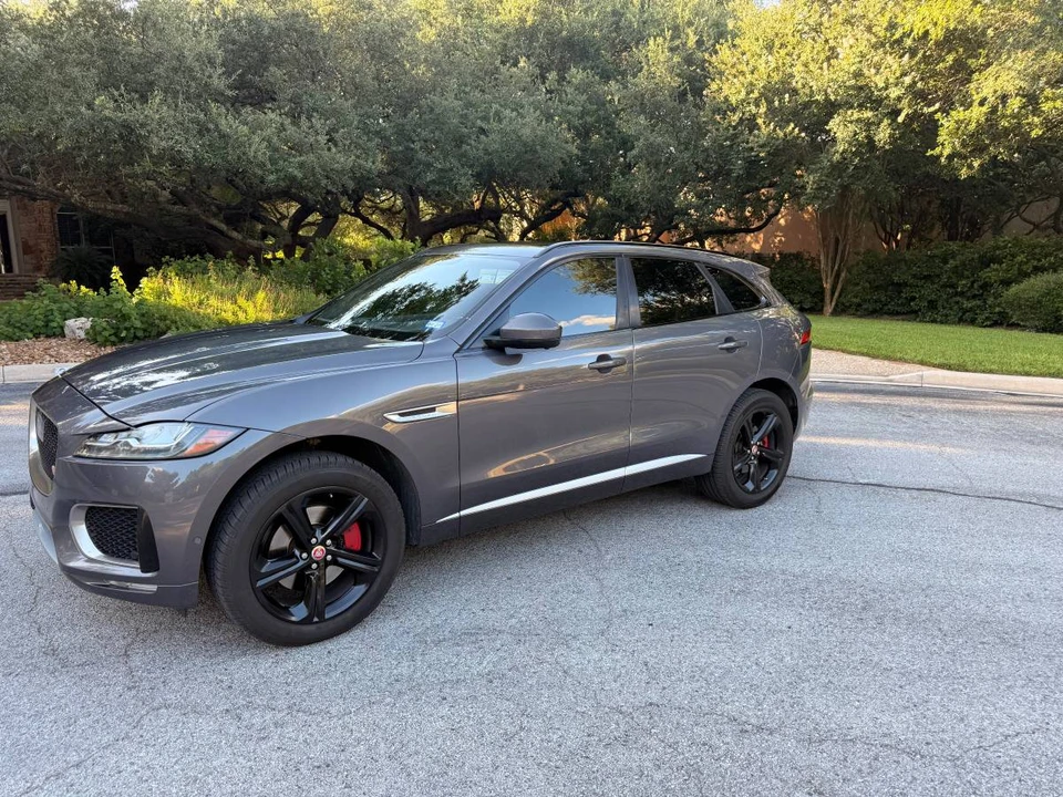 2017 Jaguar F-Pace - Image 3 of 23
