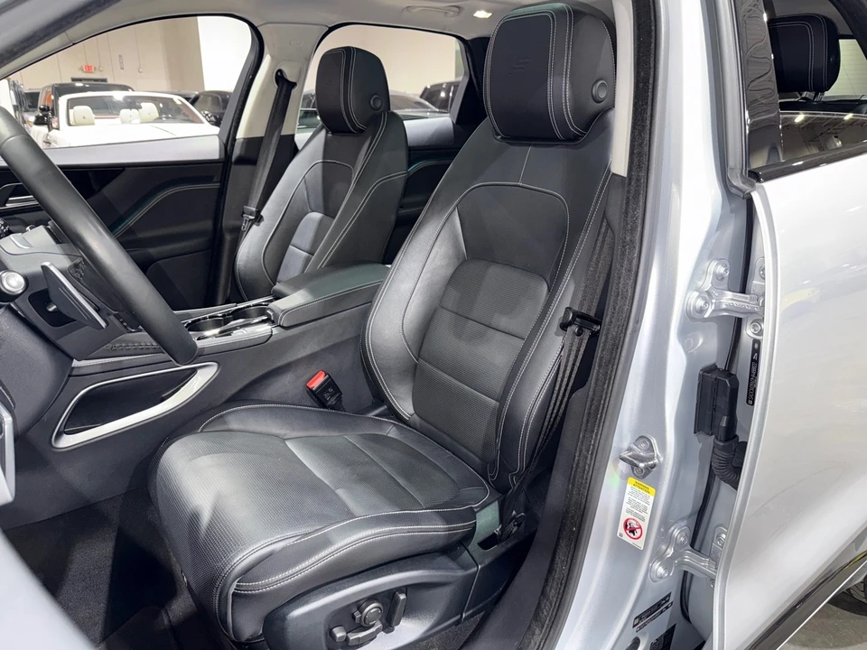 2017 Jaguar F-Pace - Image 11 of 12
